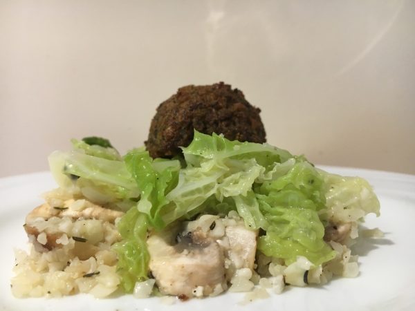 Zoete falafel balletjes met bloemkool/champignonrijst en gestoofde savooi (GV / LV / VEG / CD)