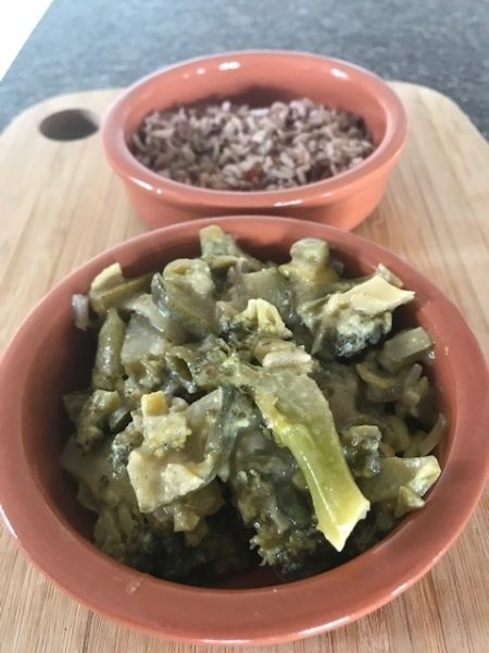 Groene groenten curry met limoen, kokos en wilde rijst (VEG – LV )