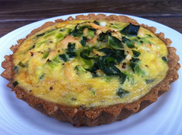 Hartige ontbijttaart met zalm, dragon en prei (GV – LV)