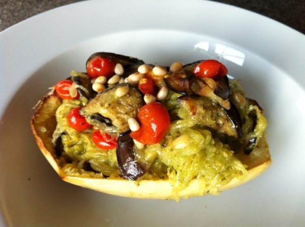 Spaghettipompoen met pesto en aubergines (GV – LV – VEG – CD)