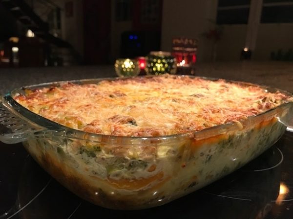 Ovenschotel van zoete aardappel, kipgehakt, courgette & broccoli (GV)