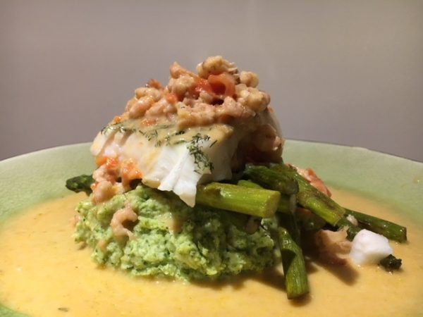 Vlaswijtingfilet met gebakken groene asperges, broccoli puree en getomateerde garnalensaus ( GV / LV