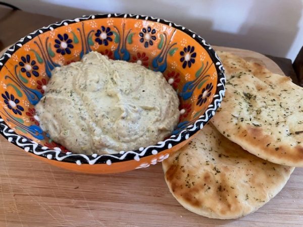 Feta – pistache dip met naanbrood