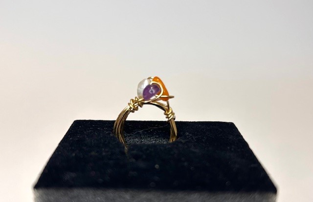 Amethist, parel & schelp ring