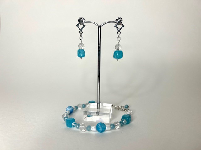Blauwe apatiet, angeliet & bergkristal armband + oorringen set