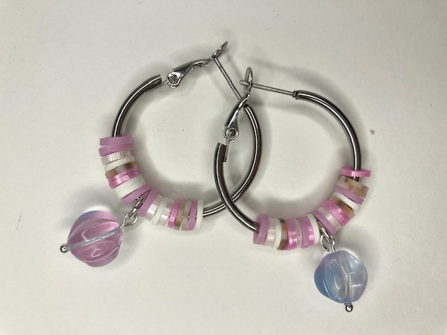 katsuki oorringen roze & beige (zilver - medium)