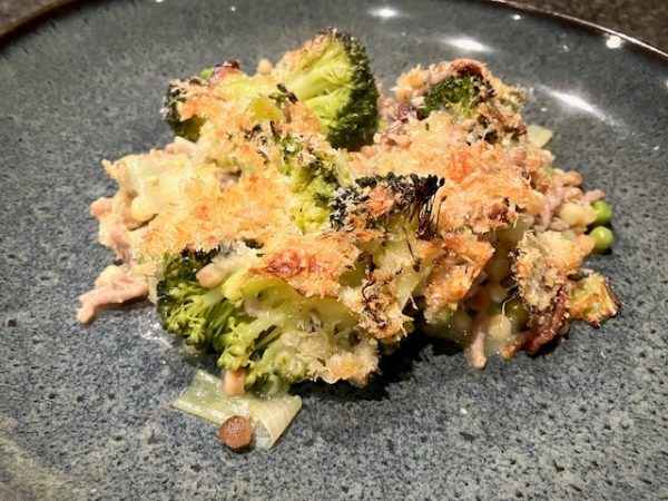 Parelcouscous met veggy gehakt, broccoli, prei, erwtjes en kokos-curry