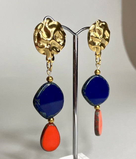 Tsjechisch glas oorringen blauw/rood