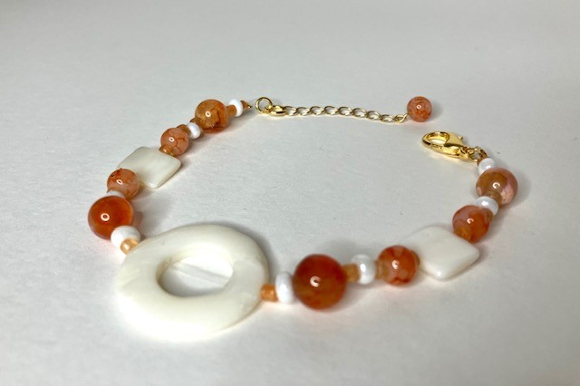 Schelp & vuuragaat armband